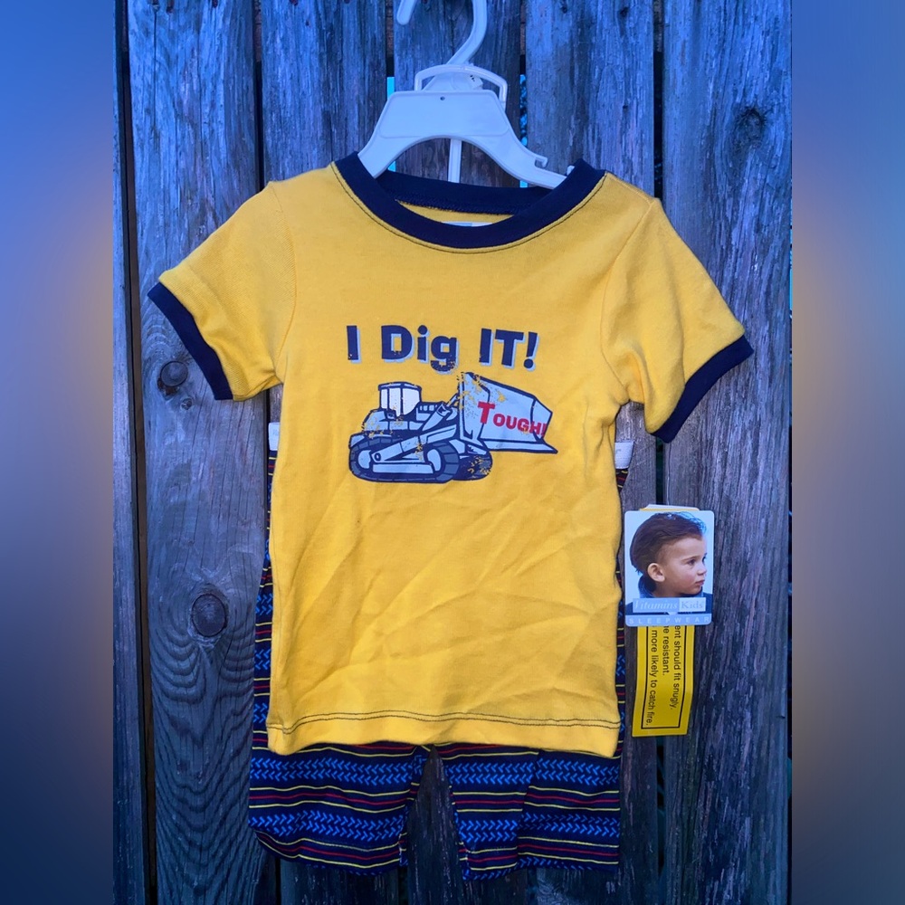 Vitamins Kids- 3T Short Sleeve Pajama Set for Boys. New With Tags
